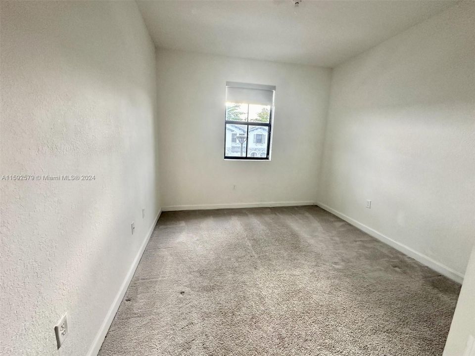 For Rent: $2,750 (3 beds, 2 baths, 1630 Square Feet)