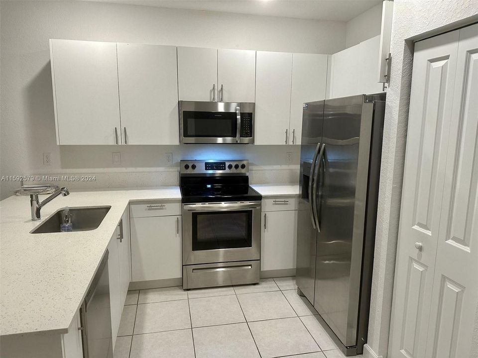 For Rent: $2,750 (3 beds, 2 baths, 1630 Square Feet)