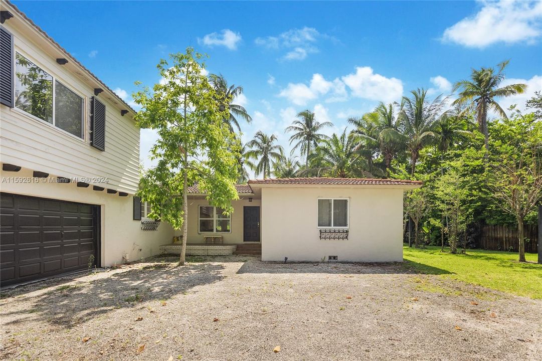 En Venta: $1,450,000 (3 camas, 3 baños, 1875 Pies cuadrados)