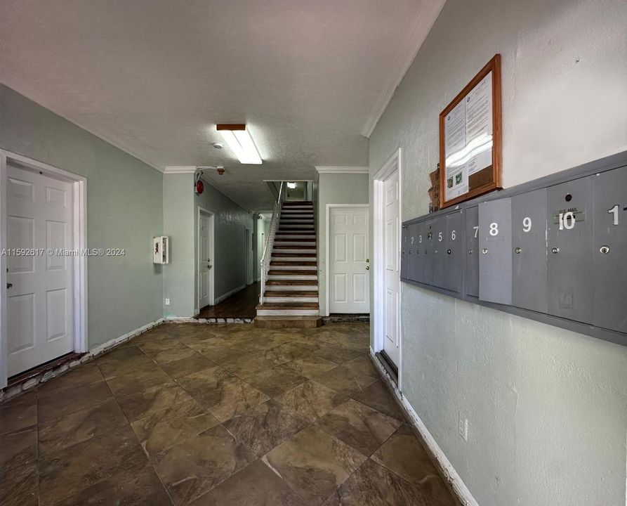 For Sale: $199,900 (1 beds, 1 baths, 513 Square Feet)