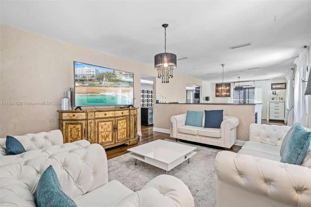 For Sale: $3,695,000 (11 beds, 9 baths, 2042 Square Feet)