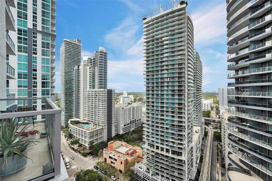 For Sale: $479,999 (1 beds, 1 baths, 1128 Square Feet)