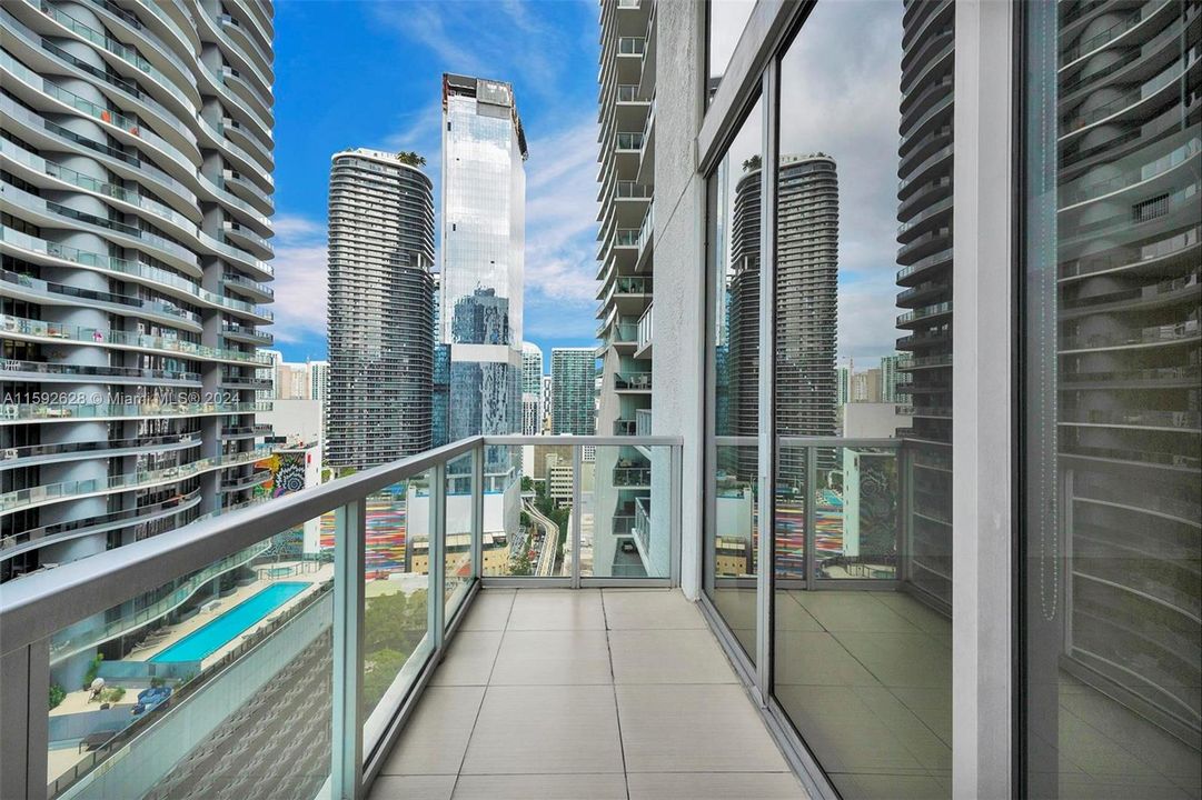 For Sale: $479,999 (1 beds, 1 baths, 1128 Square Feet)