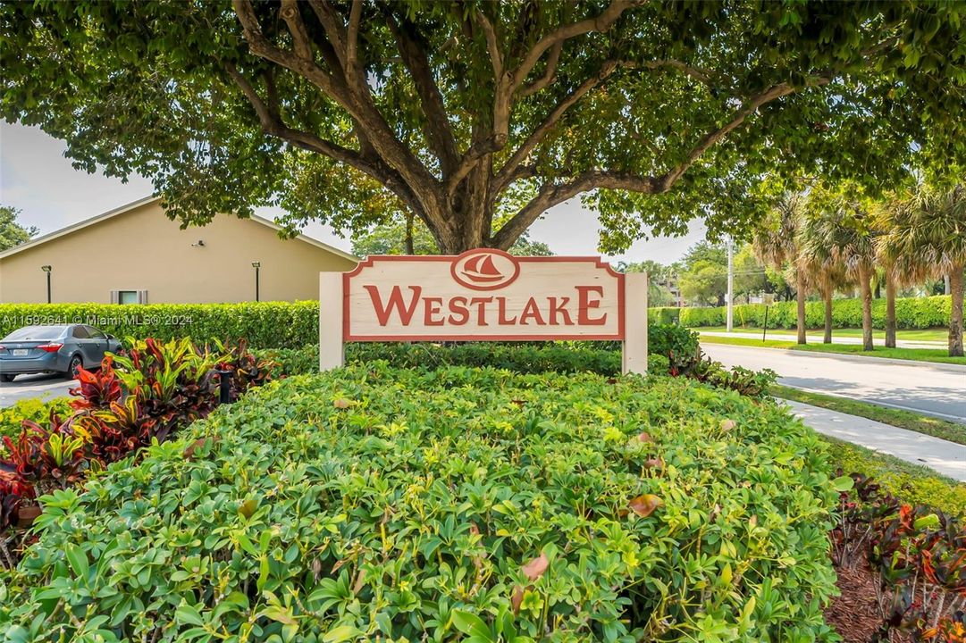 Recently Sold: $395,000 (3 beds, 2 baths, 1249 Square Feet)