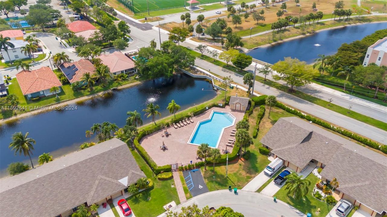 Recently Sold: $395,000 (3 beds, 2 baths, 1249 Square Feet)