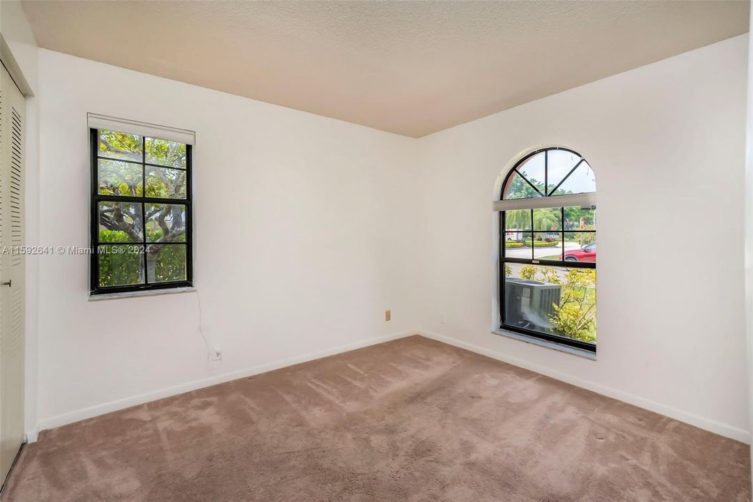 Recently Sold: $395,000 (3 beds, 2 baths, 1249 Square Feet)