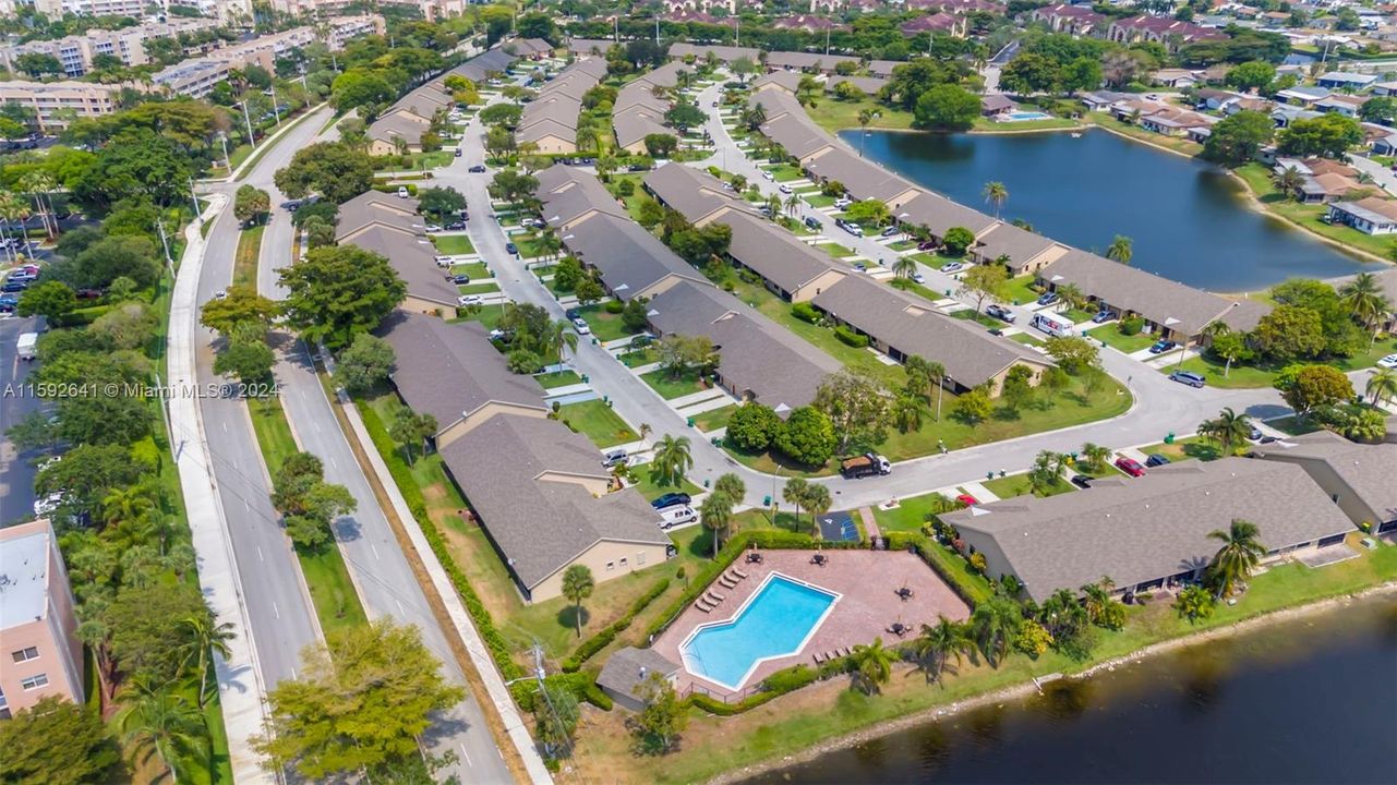 Recently Sold: $395,000 (3 beds, 2 baths, 1249 Square Feet)