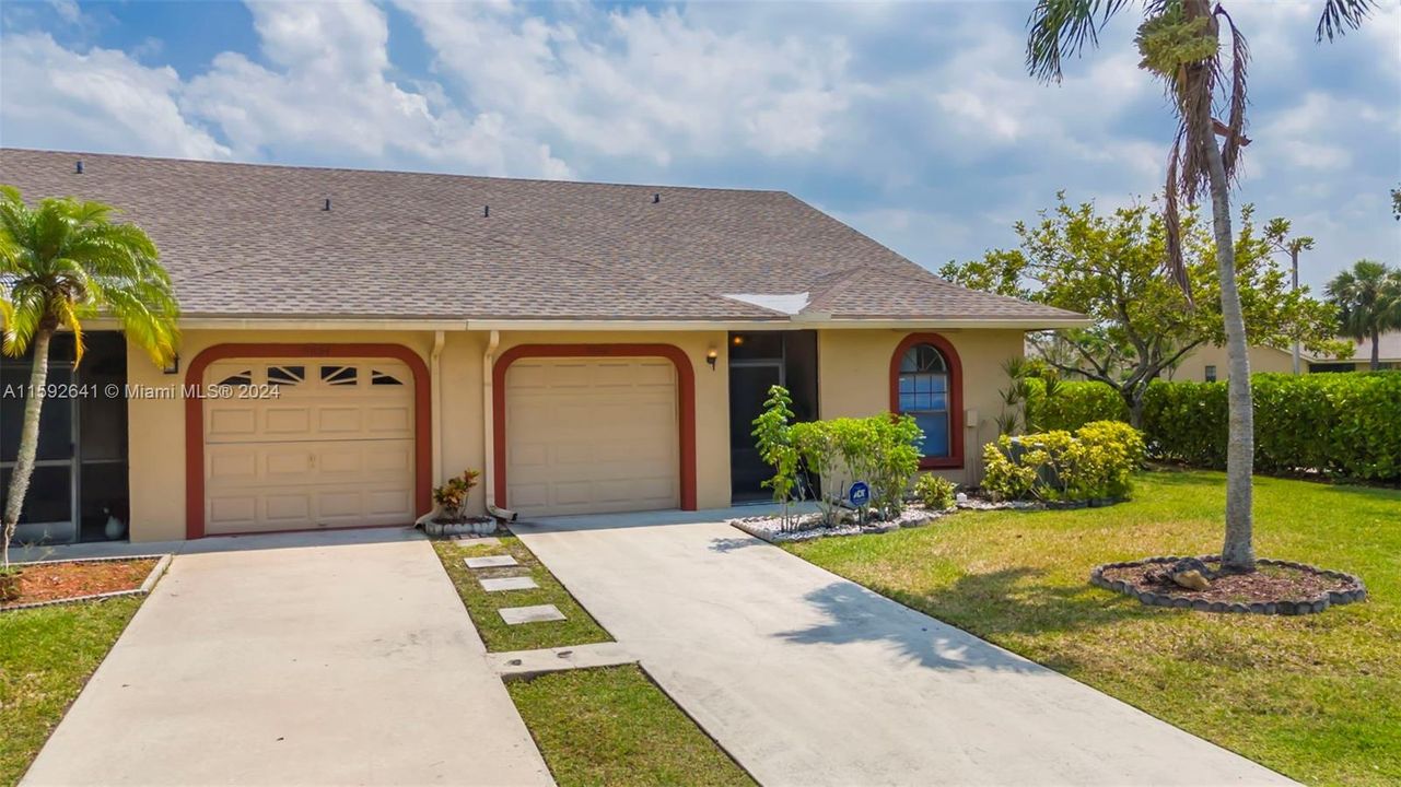 Recently Sold: $395,000 (3 beds, 2 baths, 1249 Square Feet)