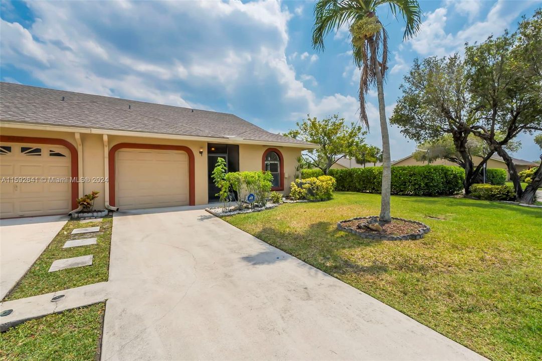 Recently Sold: $395,000 (3 beds, 2 baths, 1249 Square Feet)