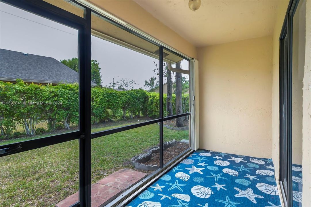 Recently Sold: $395,000 (3 beds, 2 baths, 1249 Square Feet)