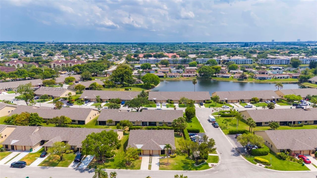 Recently Sold: $395,000 (3 beds, 2 baths, 1249 Square Feet)