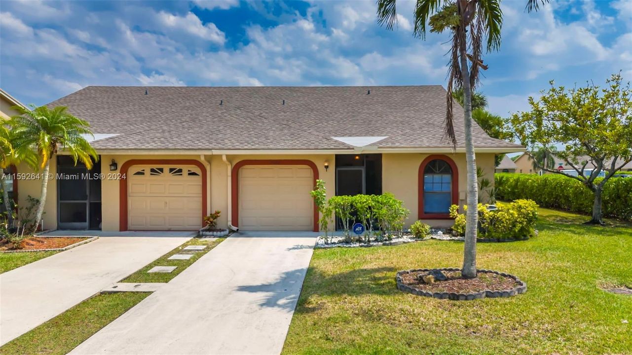 Recently Sold: $395,000 (3 beds, 2 baths, 1249 Square Feet)