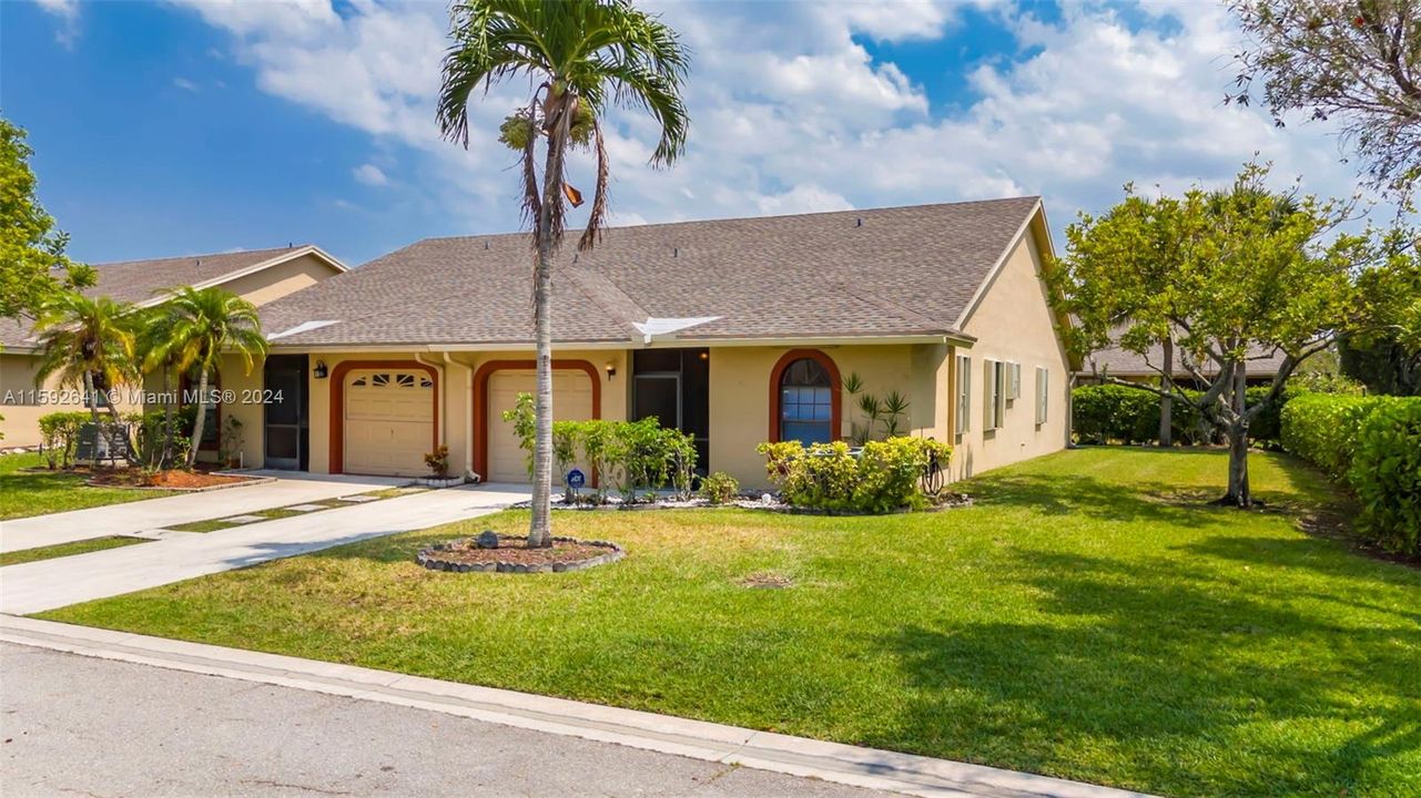 Recently Sold: $395,000 (3 beds, 2 baths, 1249 Square Feet)