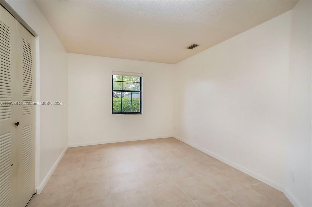 Recently Sold: $395,000 (3 beds, 2 baths, 1249 Square Feet)