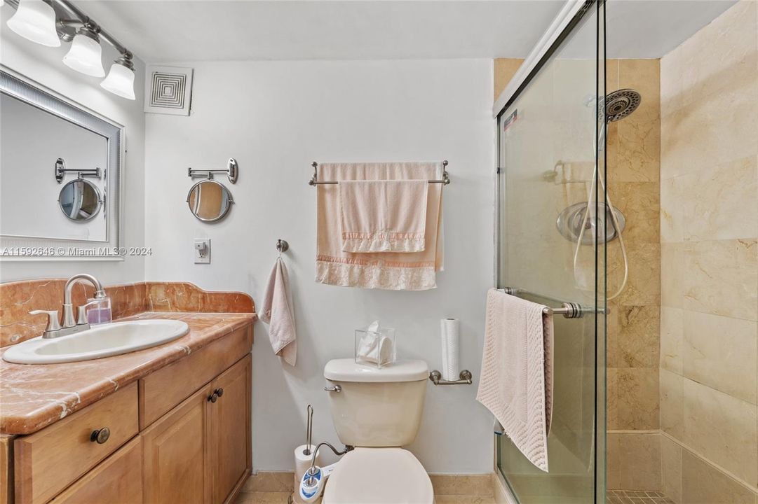 For Sale: $445,000 (2 beds, 2 baths, 1356 Square Feet)