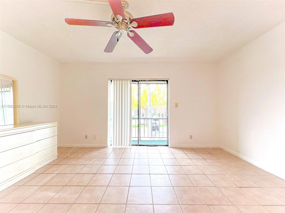 Recently Rented: $2,300 (2 beds, 2 baths, 1060 Square Feet)