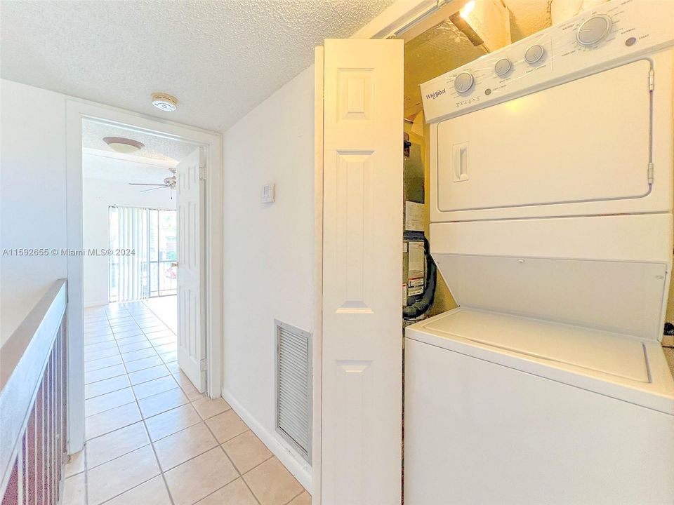 Recently Rented: $2,300 (2 beds, 2 baths, 1060 Square Feet)