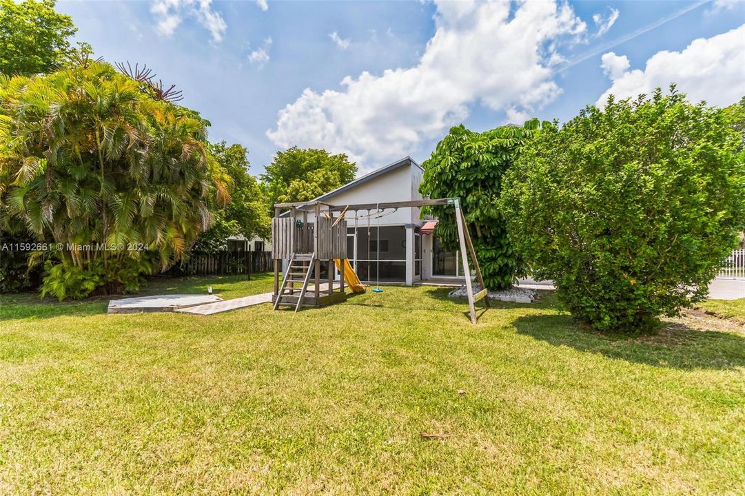 Recently Sold: $1,200,000 (4 beds, 3 baths, 3025 Square Feet)