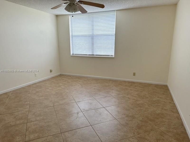 For Rent: $2,125 (2 beds, 2 baths, 1340 Square Feet)