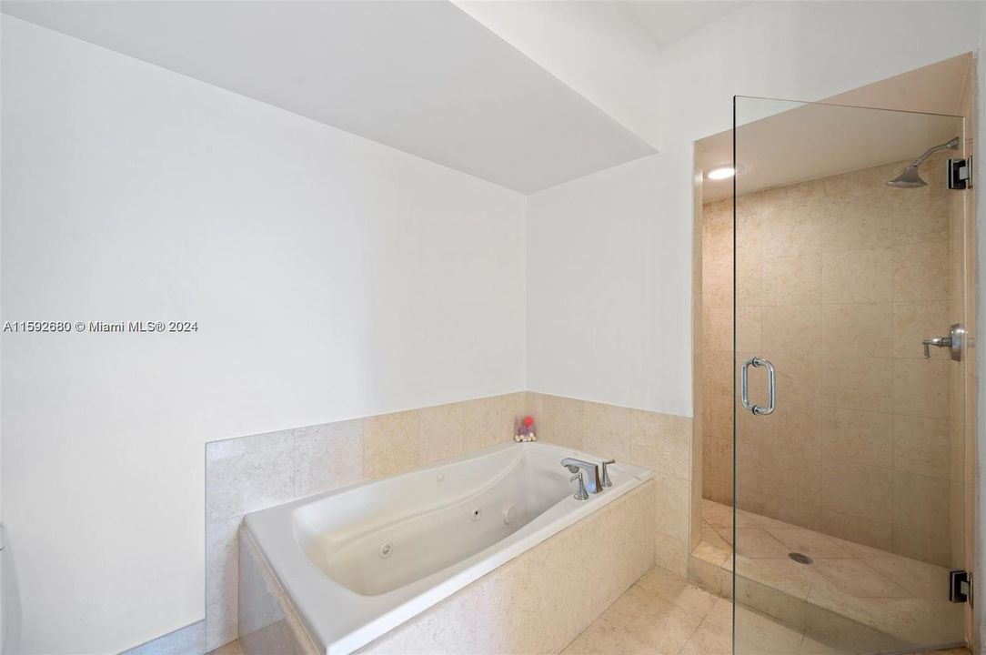 出租: $3,600 (2 贝兹, 2 浴室, 1257 平方英尺)