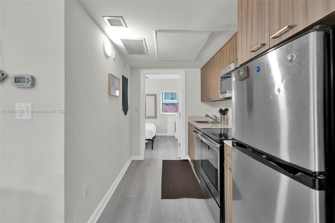 For Rent: $2,100 (1 beds, 1 baths, 429 Square Feet)