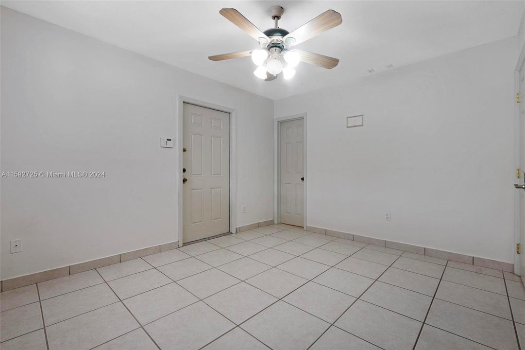 Active With Contract: $667,000 (3 beds, 2 baths, 1442 Square Feet)