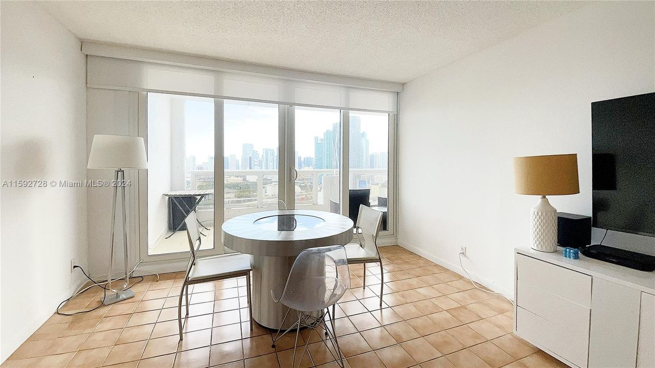 For Rent: $3,195 (1 beds, 1 baths, 985 Square Feet)