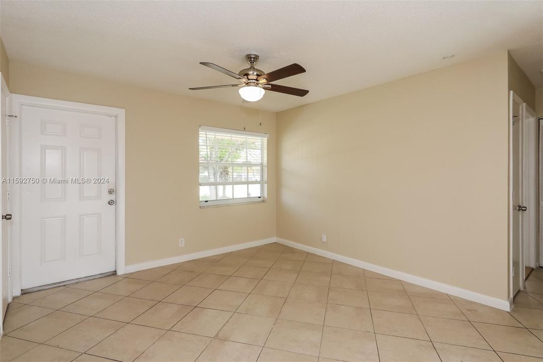 For Rent: $2,440 (3 beds, 2 baths, 1074 Square Feet)