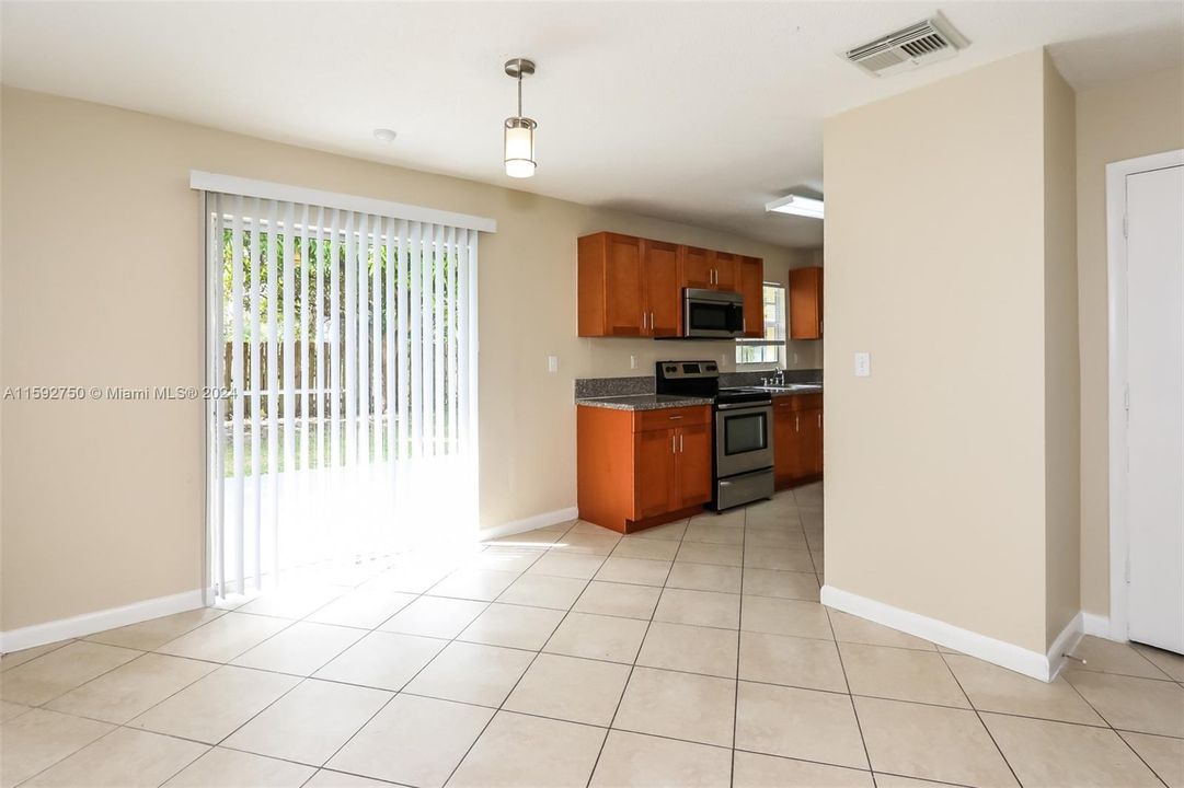 For Rent: $2,440 (3 beds, 2 baths, 1074 Square Feet)