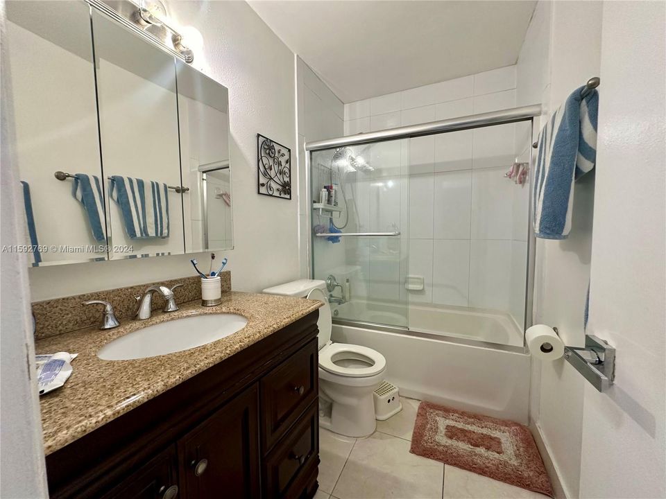 Active With Contract: $2,975 (3 beds, 2 baths, 1378 Square Feet)