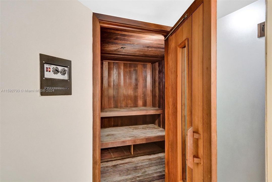 В аренду: $5,500 (2 спален, 2 ванн, 1180 Квадратных фут)