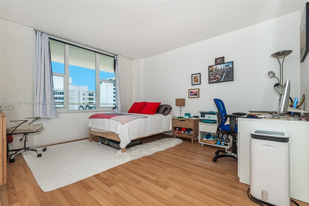 For Sale: $980,000 (2 beds, 2 baths, 1650 Square Feet)