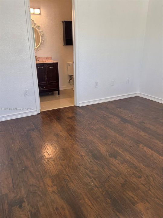 Active With Contract: $3,400 (4 beds, 2 baths, 1293 Square Feet)