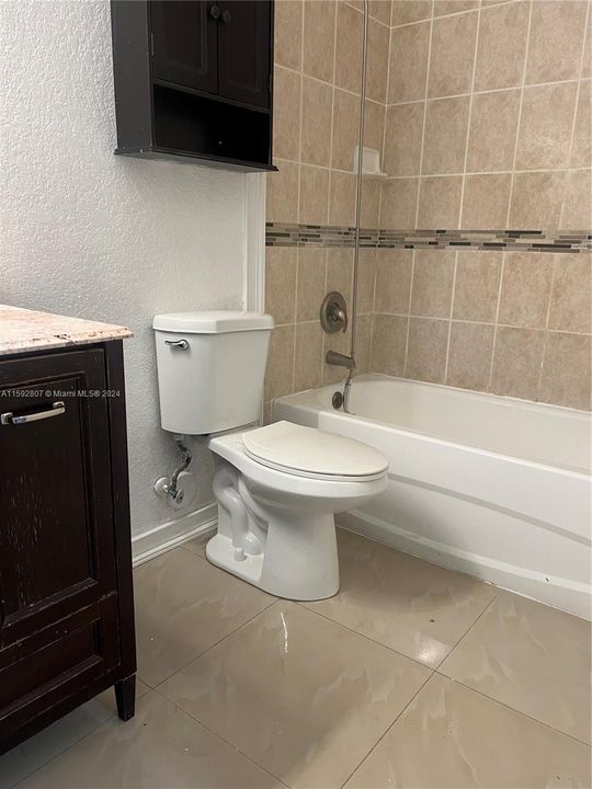 Active With Contract: $3,400 (4 beds, 2 baths, 1293 Square Feet)