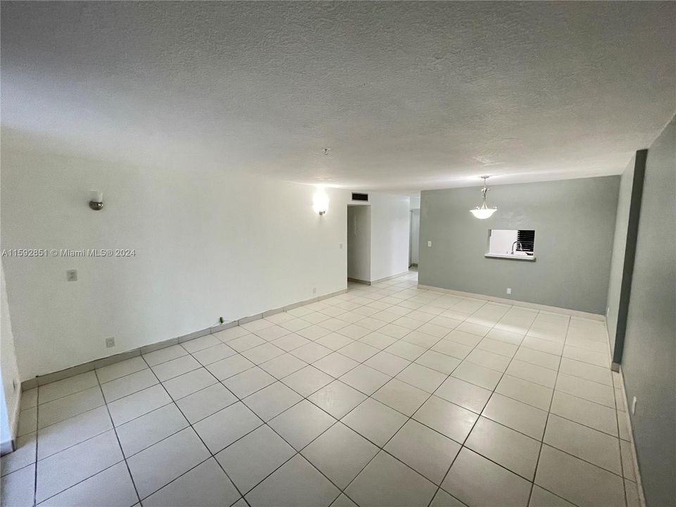 For Rent: $1,950 (2 beds, 2 baths, 1144 Square Feet)