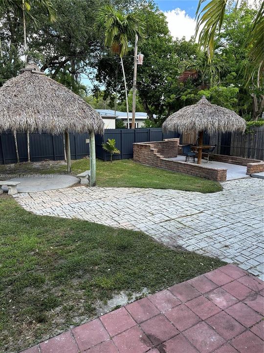 Recientemente alquilado: $4,500 (2 camas, 2 baños, 1240 Pies cuadrados)
