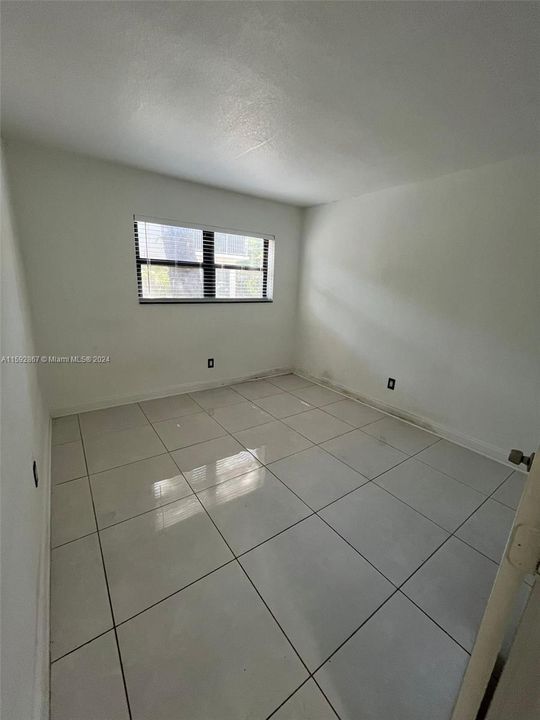 Recently Rented: $2,195 (2 beds, 1 baths, 775 Square Feet)