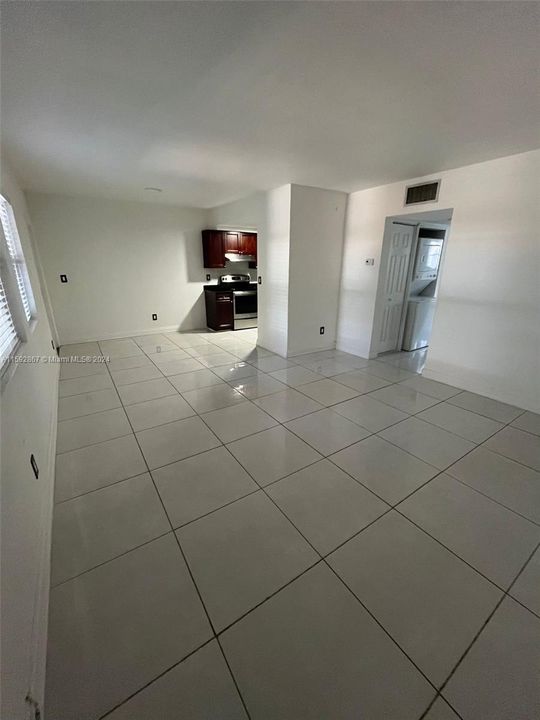 Recently Rented: $2,195 (2 beds, 1 baths, 775 Square Feet)