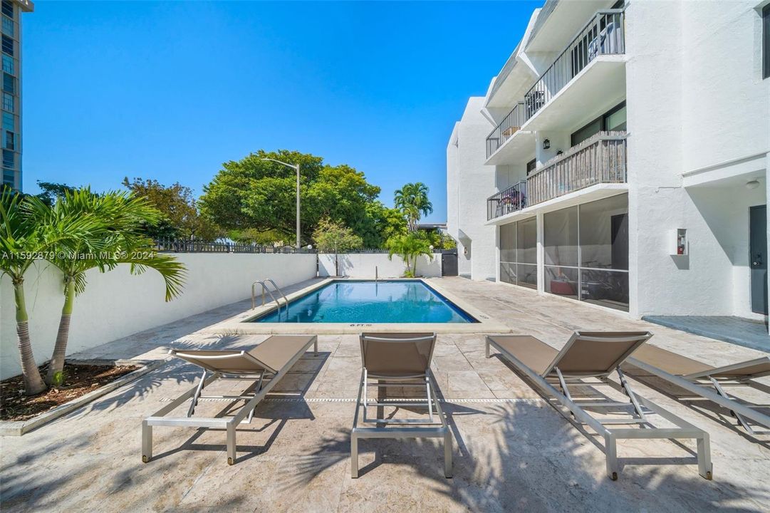 Active With Contract: $2,100 (1 beds, 1 baths, 27969 Square Feet)