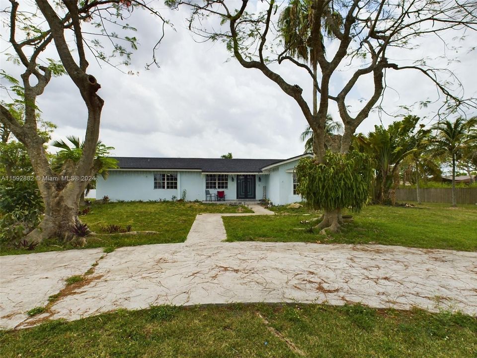 Recently Sold: $720,000 (3 beds, 1 baths, 1817 Square Feet)