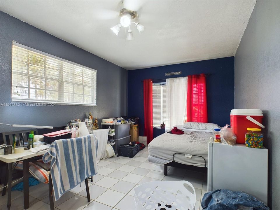 Recently Sold: $720,000 (3 beds, 1 baths, 1817 Square Feet)