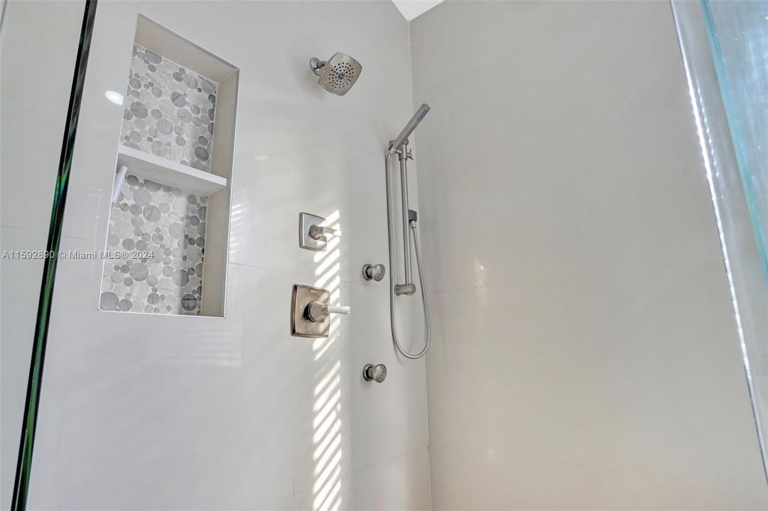 Active With Contract: $5,500 (4 beds, 2 baths, 2350 Square Feet)