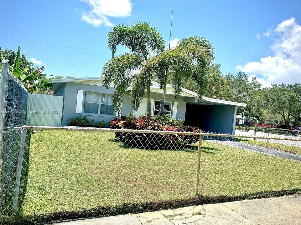 Active With Contract: $349,900 (3 beds, 2 baths, 0 Square Feet)