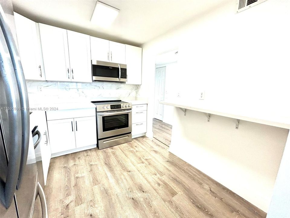 For Sale: $209,500 (1 beds, 1 baths, 780 Square Feet)