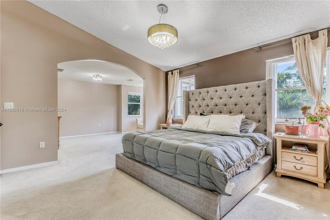 Recently Sold: $799,000 (4 beds, 3 baths, 2504 Square Feet)