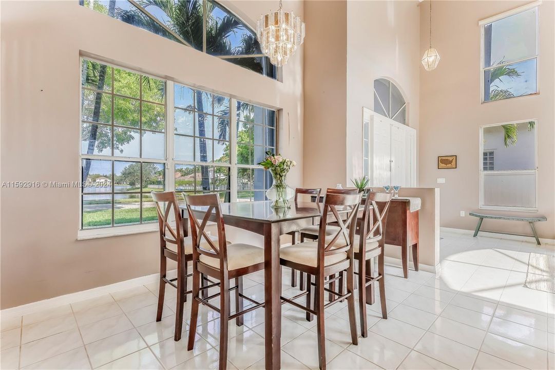 Recently Sold: $799,000 (4 beds, 3 baths, 2504 Square Feet)