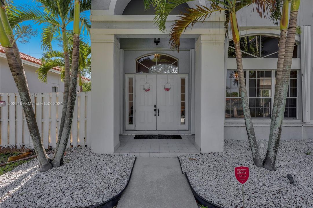 Recently Sold: $799,000 (4 beds, 3 baths, 2504 Square Feet)