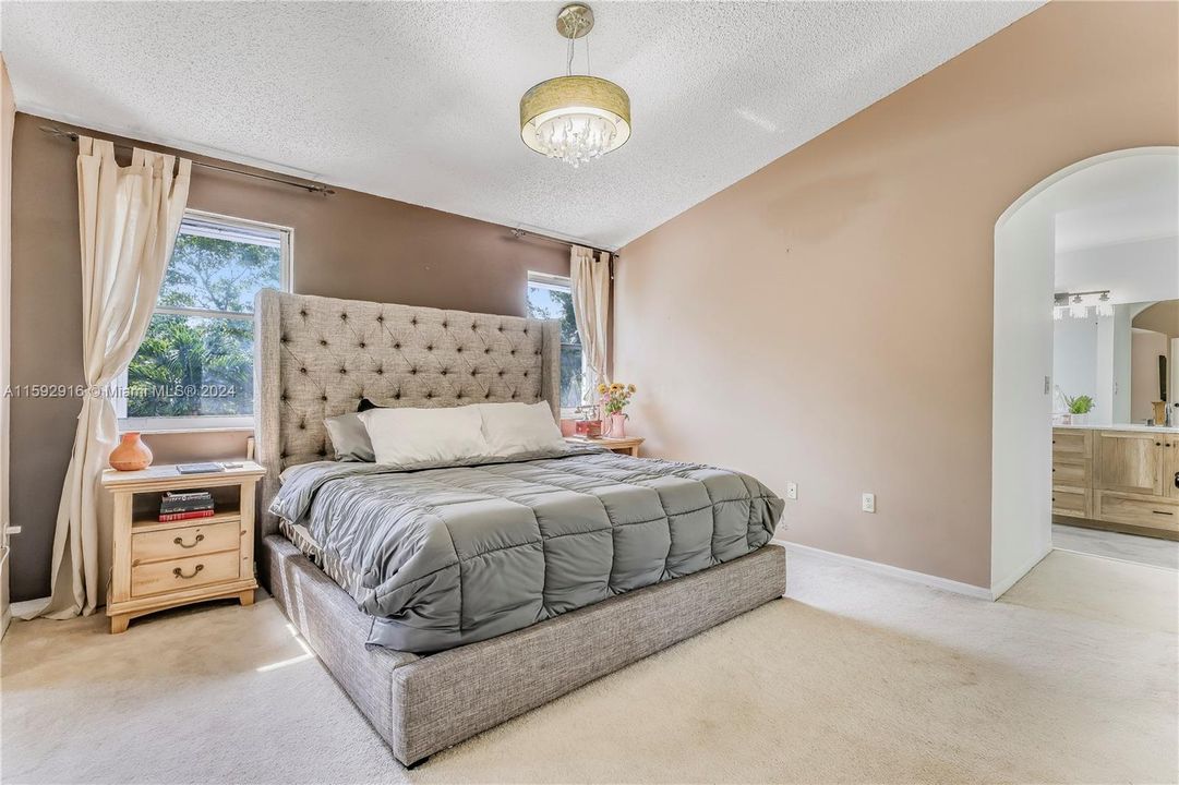 Recently Sold: $799,000 (4 beds, 3 baths, 2504 Square Feet)