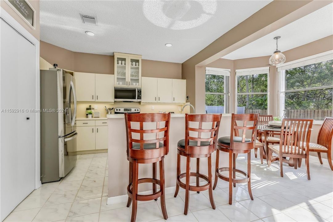 Recently Sold: $799,000 (4 beds, 3 baths, 2504 Square Feet)