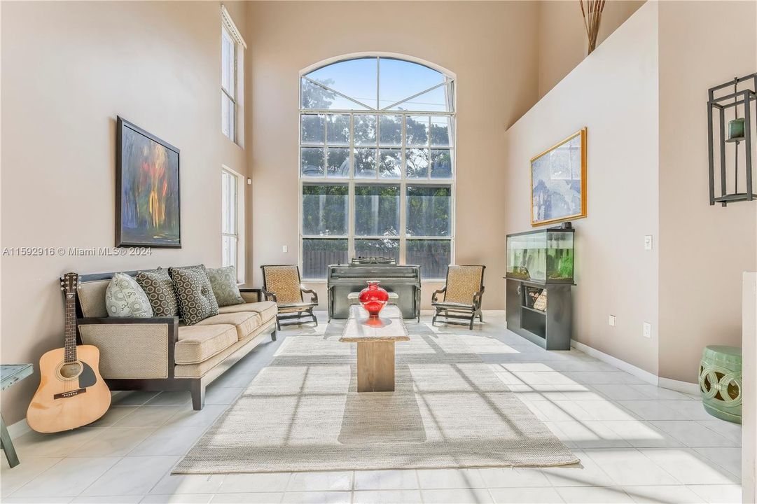 Recently Sold: $799,000 (4 beds, 3 baths, 2504 Square Feet)